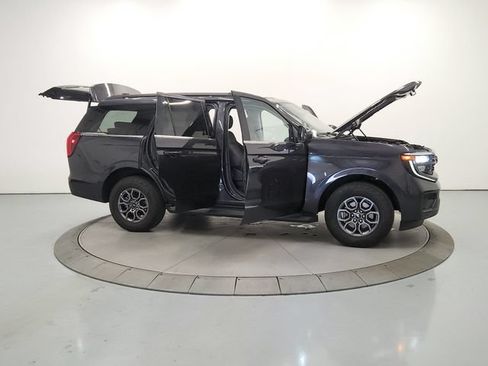 Used 2025 Ford Expedition Active RWD image 17