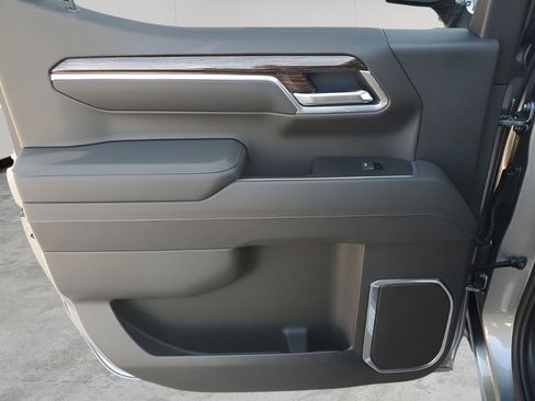 New 2026 GMC Sierra 1500 Elevation image 17