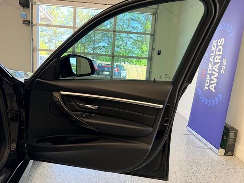 Used 2017 BMW 330i Sedan RWD image 24