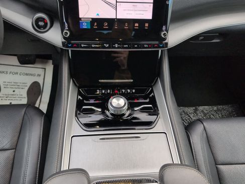 Used 2025 Jeep Wagoneer Series III w/ Premium Group I image 17