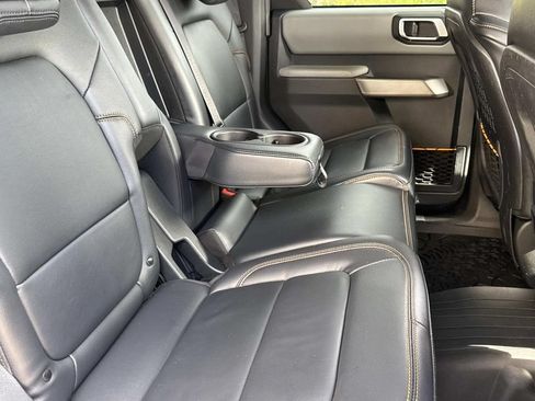 Used 2023 Ford Bronco Badlands w/ Sasquatch Package AWD/4WD image 4