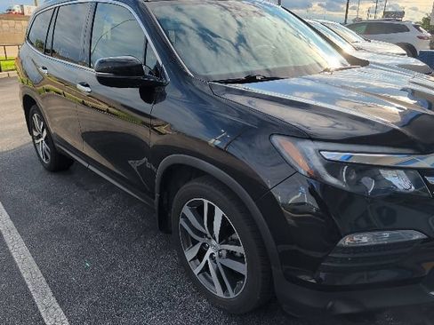 Used 2018 Honda Pilot Elite image 4