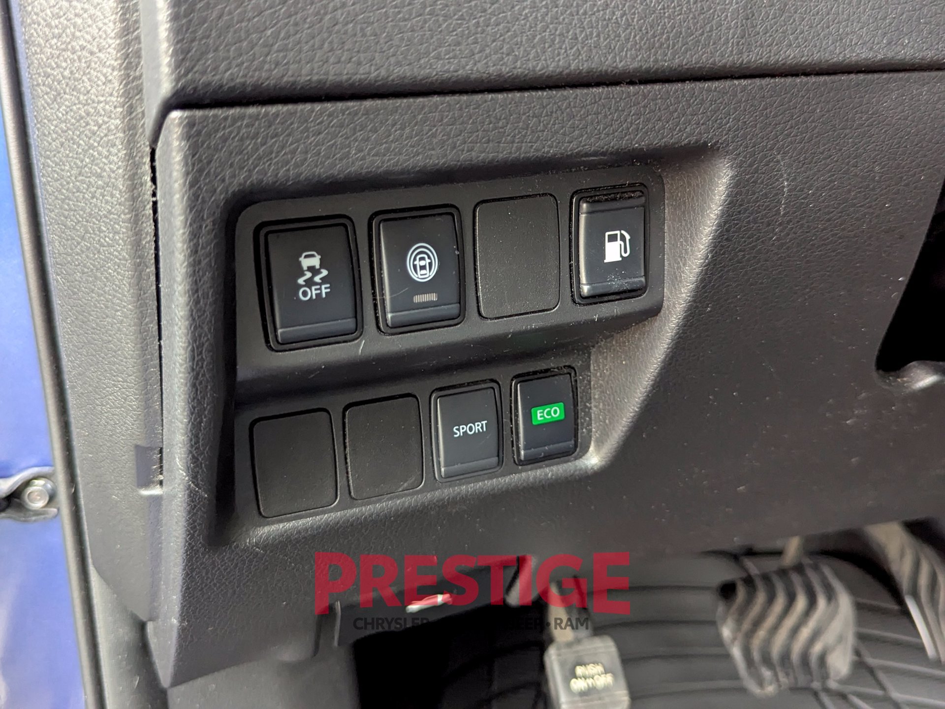 Used 2020 Nissan Rogue S FWD image 23
