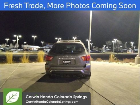 Used 2017 Nissan Pathfinder Platinum image 4