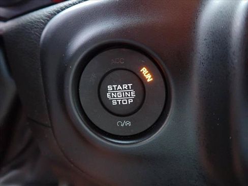 Used 2023 Jeep Gladiator Rubicon w/ Cold Weather Group AWD/4WD image 22