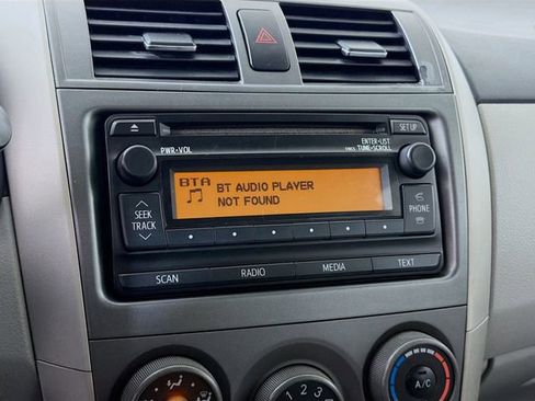 Used 2012 Toyota Corolla LE image 28