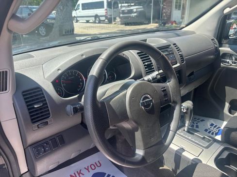 Used 2012 Nissan Pathfinder S image 12