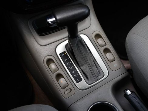 Used 2003 Saturn L-Series L200 w/ Audio Pkg I FWD image 37