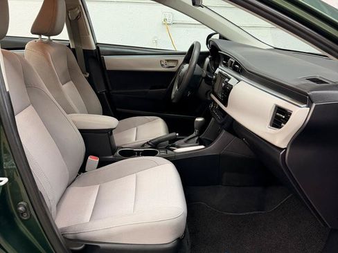 Used 2014 Toyota Corolla LE FWD image 32