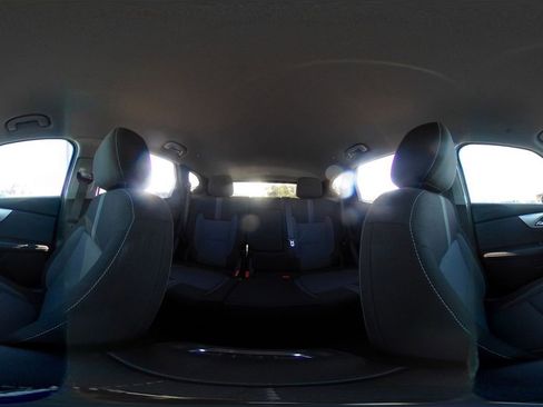 Used 2025 Chevrolet Blazer LT image 44