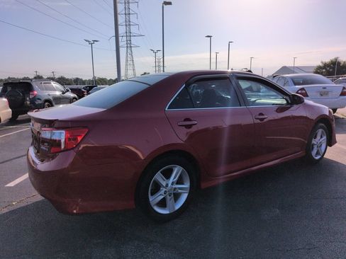 Used 2013 Toyota Camry SE FWD image 6