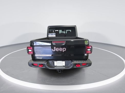 Used 2025 Jeep Gladiator Rubicon AWD/4WD image 7