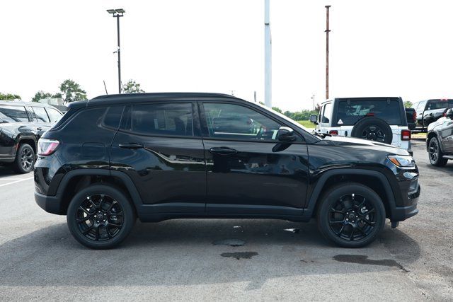 New 2026 Jeep Compass Latitude AWD/4WD image 4