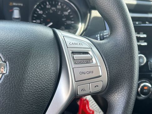 Used 2014 Nissan Rogue S AWD/4WD image 18