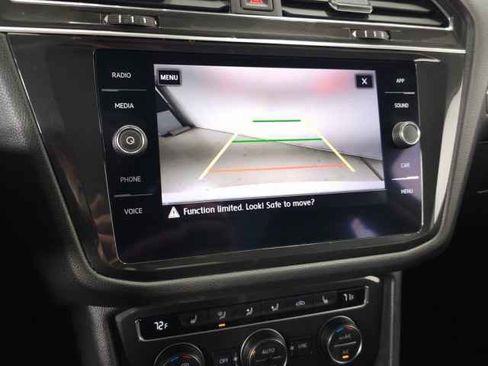 Used 2019 Volkswagen Tiguan SE w/ Panoramic Sunroof Package image 23
