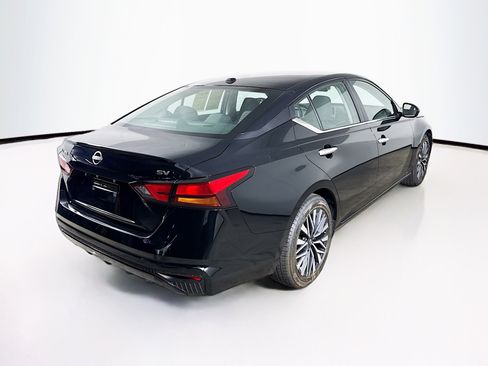 Used 2024 Nissan Altima 2.5 SV FWD image 30