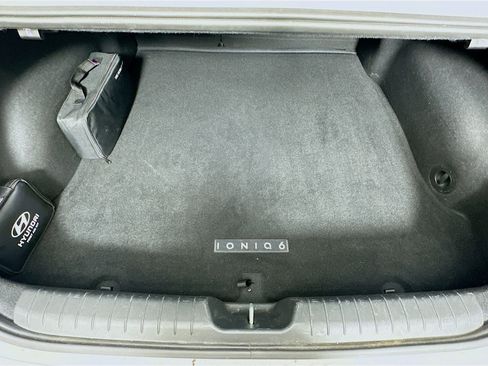 Used 2024 Hyundai Ioniq 6 SE RWD image 28