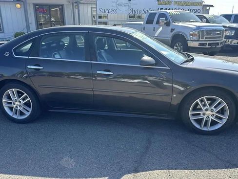 Used 2009 Chevrolet Impala LTZ FWD image 3