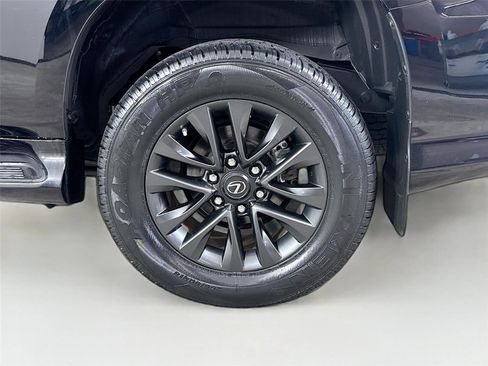 Used 2023 Lexus GX 460 Premium image 32