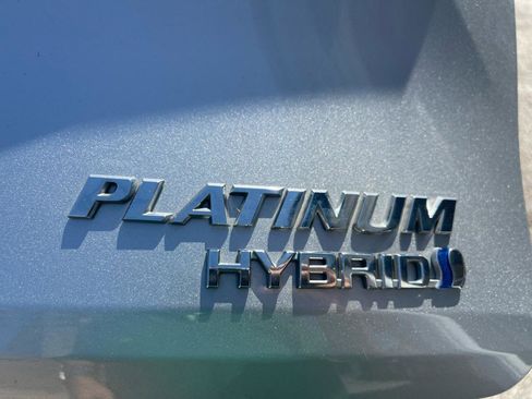 Used 2022 Toyota Sienna Platinum w/ Protection Package (TMS) image 9