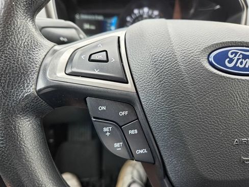 Used 2018 Ford Fusion SE w/ Fusion SE Technology Package FWD image 19