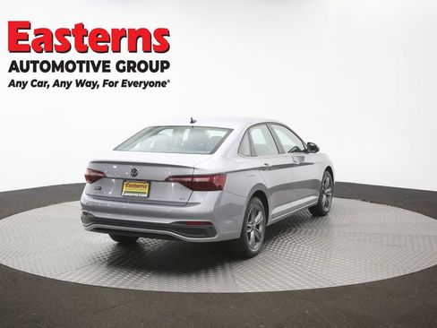 Used 2024 Volkswagen Jetta SE FWD image 38