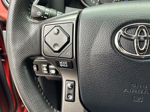 Used 2017 Toyota Tacoma TRD Off-Road w/ Tow Package (A/T) AWD/4WD image 24