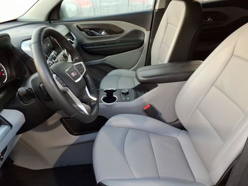 Used 2024 GMC Terrain SLT FWD image 10