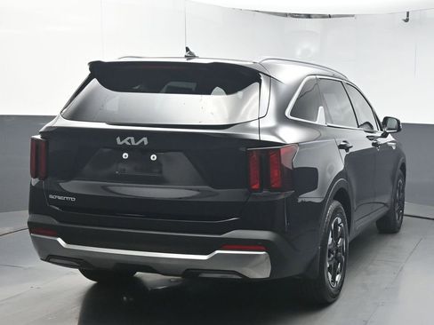 Used 2025 Kia Sorento S w/ Panoramic Sunroof Package FWD image 7