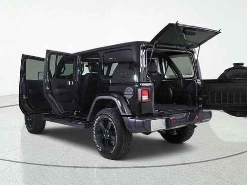 Used 2021 Jeep Wrangler Unlimited Sahara AWD/4WD image 12
