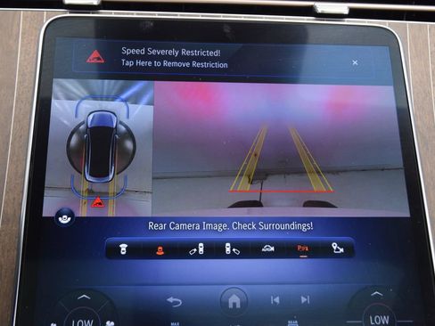 Used 2023 Mercedes-Benz EQE 500 4MATIC Sedan image 33