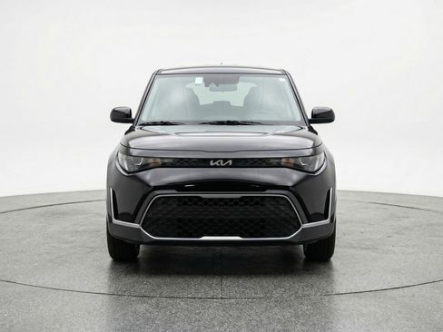 Used 2025 Kia Soul LX w/ LX Technology Package FWD image 2