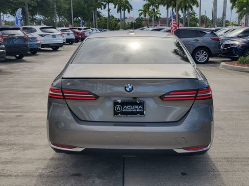 Used 2024 BMW 530i xDrive w/ Premium Package AWD/4WD image 6