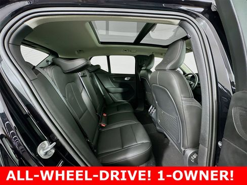 Used 2025 Volvo XC40 B5 Core image 25