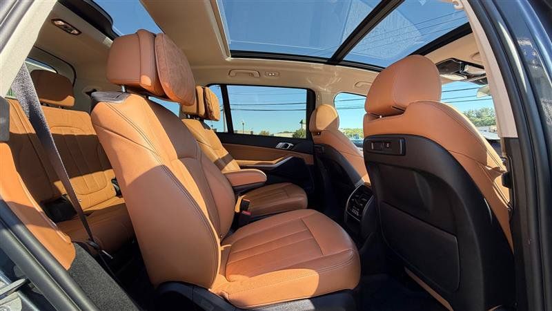 Used 2021 BMW X7 xDrive40i w/ Premium Package 2 AWD/4WD image 43