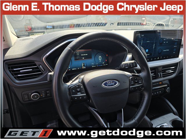 Used 2025 Ford Escape Platinum AWD/4WD image 16