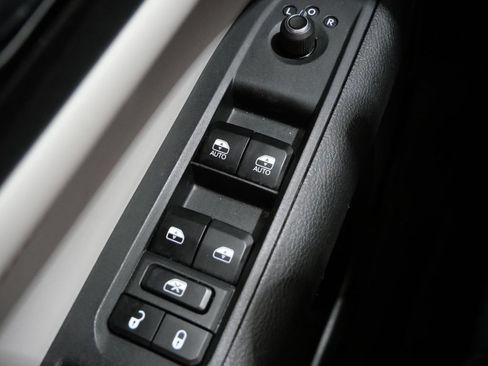 Used 2025 Jeep Compass Limited AWD/4WD image 12