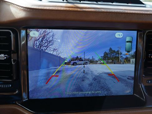 Used 2025 Ford Bronco Badlands image 60