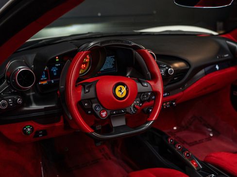 Used 2022 Ferrari F8 Tributo RWD image 7
