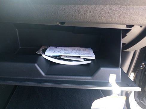 Certified 2024 Chevrolet Traverse RS image 28