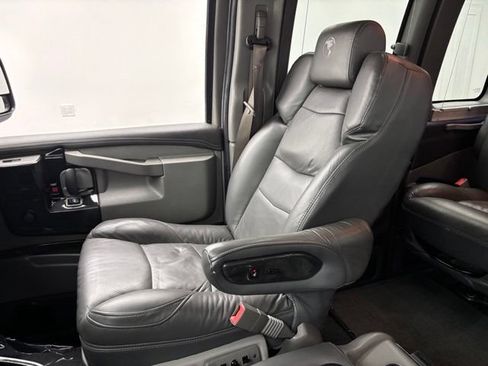 Used 2022 Chevrolet Express 2500 Extended w/ Enhanced Convenience Package RWD image 41
