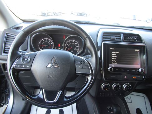 Used 2023 Mitsubishi Outlander Sport SE image 19