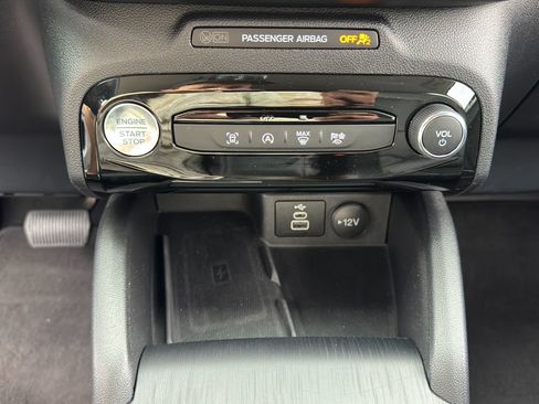 Used 2025 Ford Escape Platinum AWD/4WD image 21