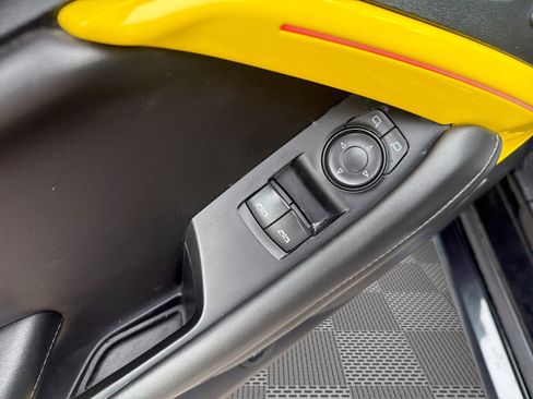 Used 2020 Chevrolet Camaro SS RWD image 15