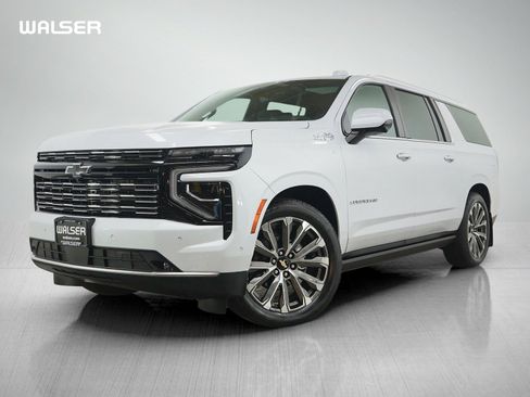 Used 2026 Chevrolet Suburban High Country AWD/4WD image 1