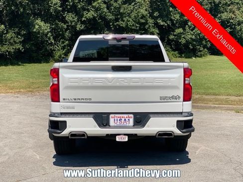 Used 2021 Chevrolet Silverado 1500 High Country w/ Technology Package AWD/4WD image 6
