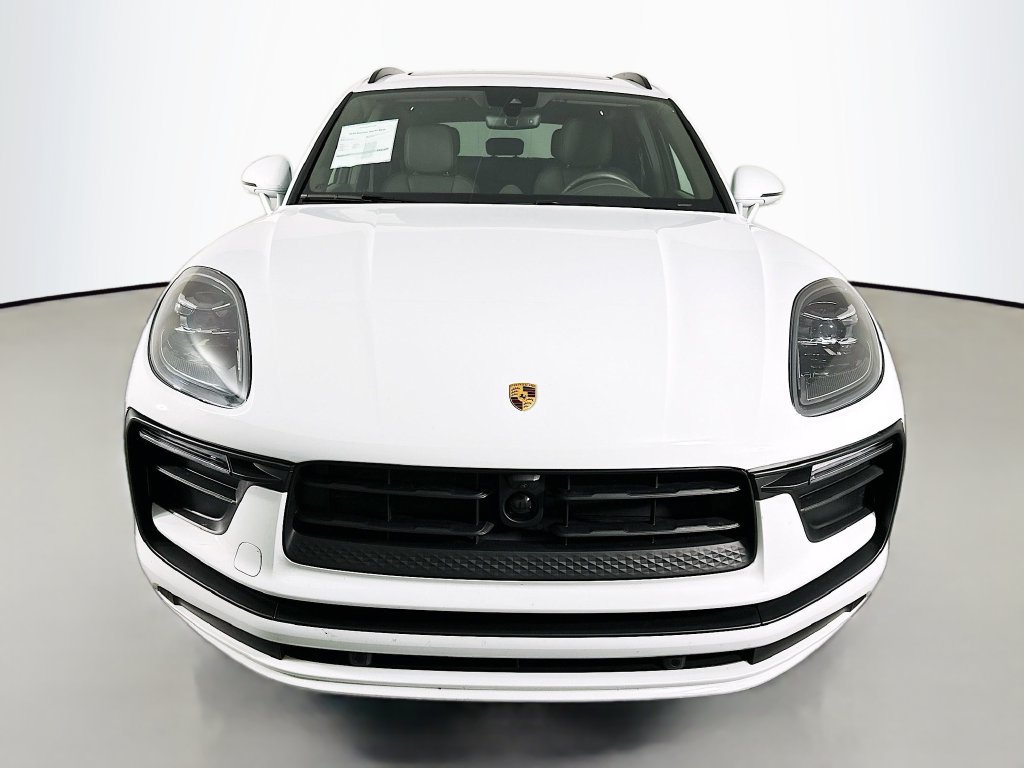 Certified 2025 Porsche Macan AWD/4WD image 6