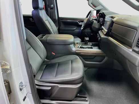 Used 2023 Chevrolet Silverado 1500 LT Trail Boss w/ LT Trail Boss Premium Package AWD/4WD image 30
