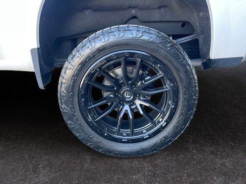 Used 2021 Chevrolet Silverado 1500 High Country w/ Technology Package RWD image 14