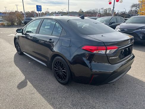 Used 2021 Toyota Corolla LE image 5